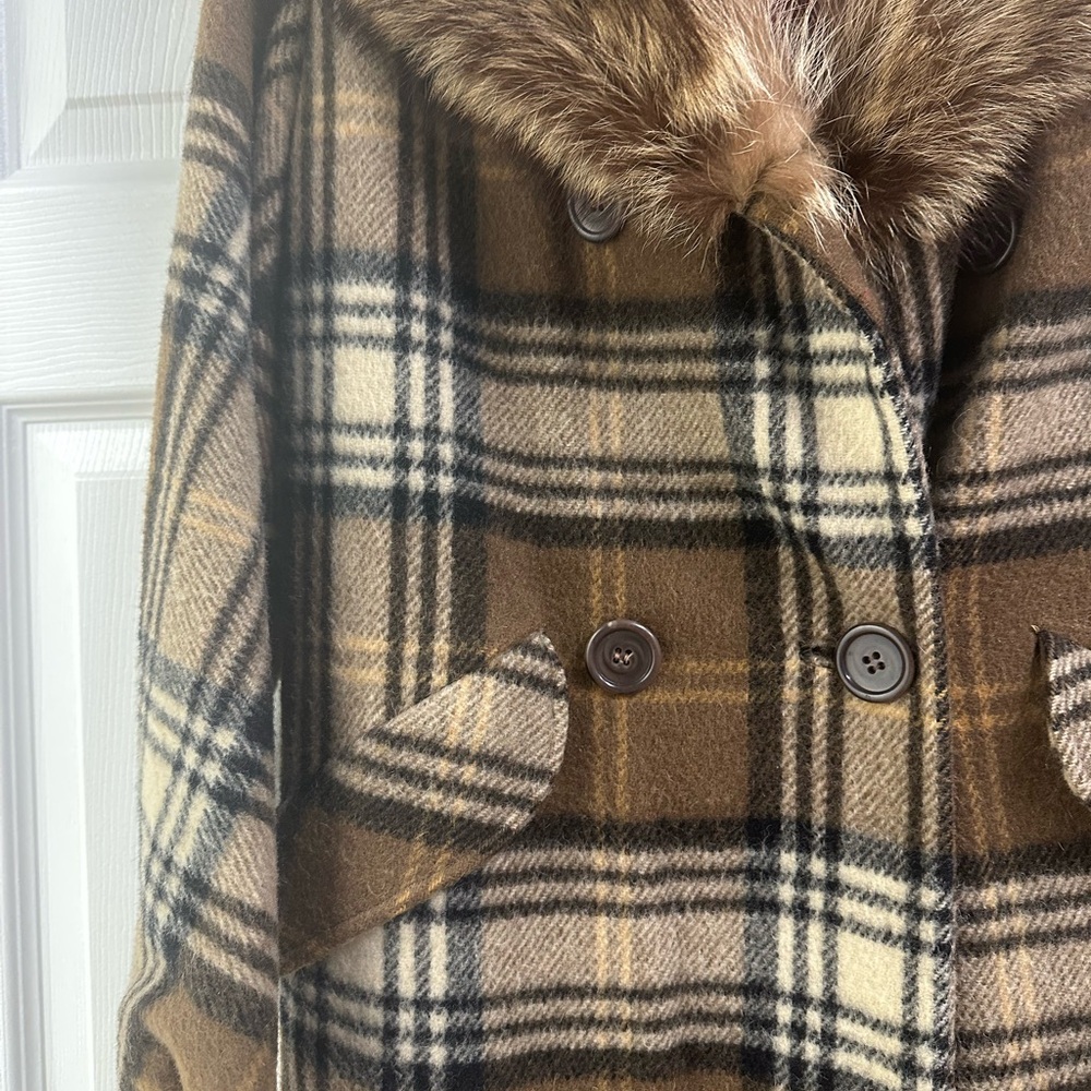 Woman’s Plaid Brown Fur Collar Coat - Picture 2 of 11
